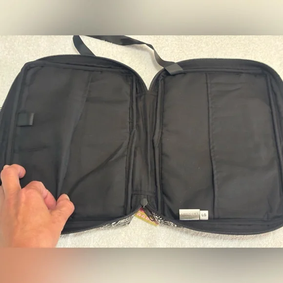 Black and White Paisley Bible Cover - Picture 5 of 7